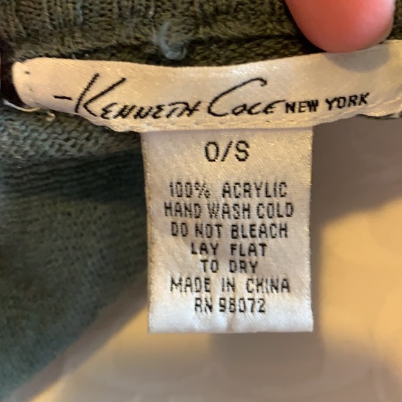 Kenneth Cole Knitted Wrap Gray - Picture 4 of 4